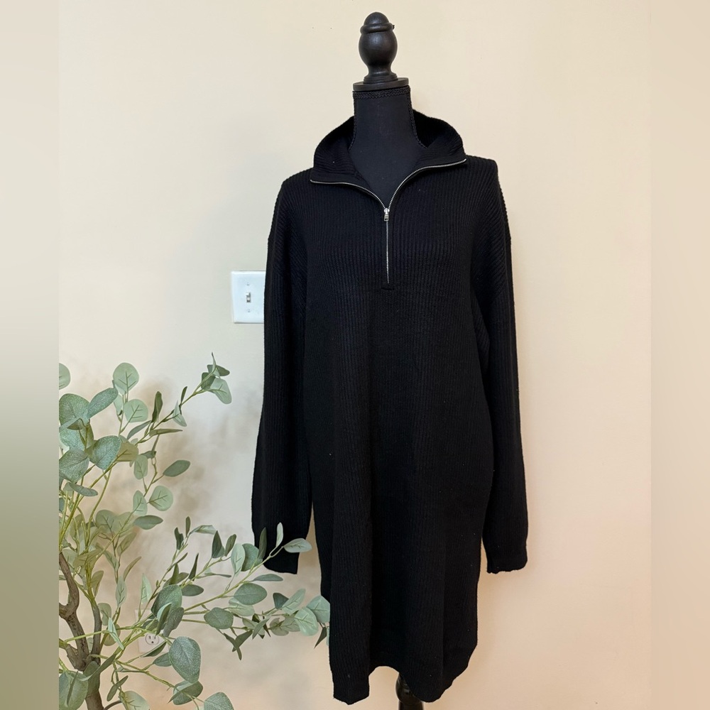 Black Zippered Women's oversized Sweater Dress Large